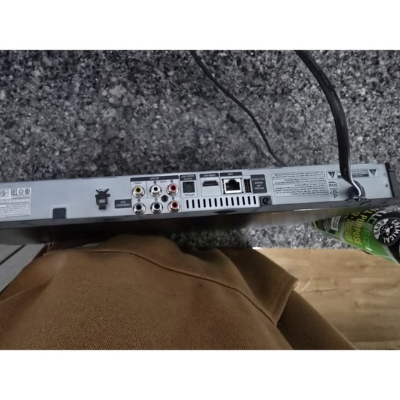 Samsung BD-D5500 3D Blu-ray DVD Disc Player No Remote - Picture 4 of 4